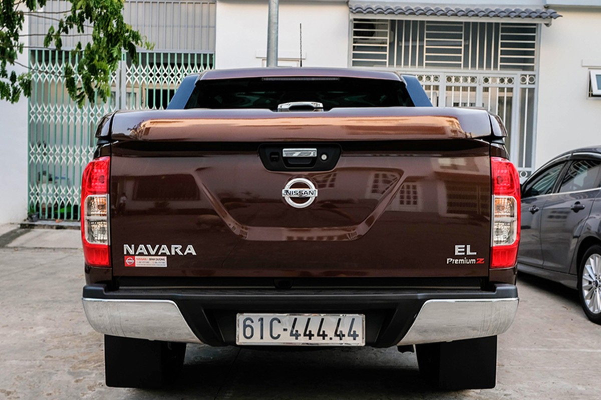 Nissan Navara bien ngu quy 4 