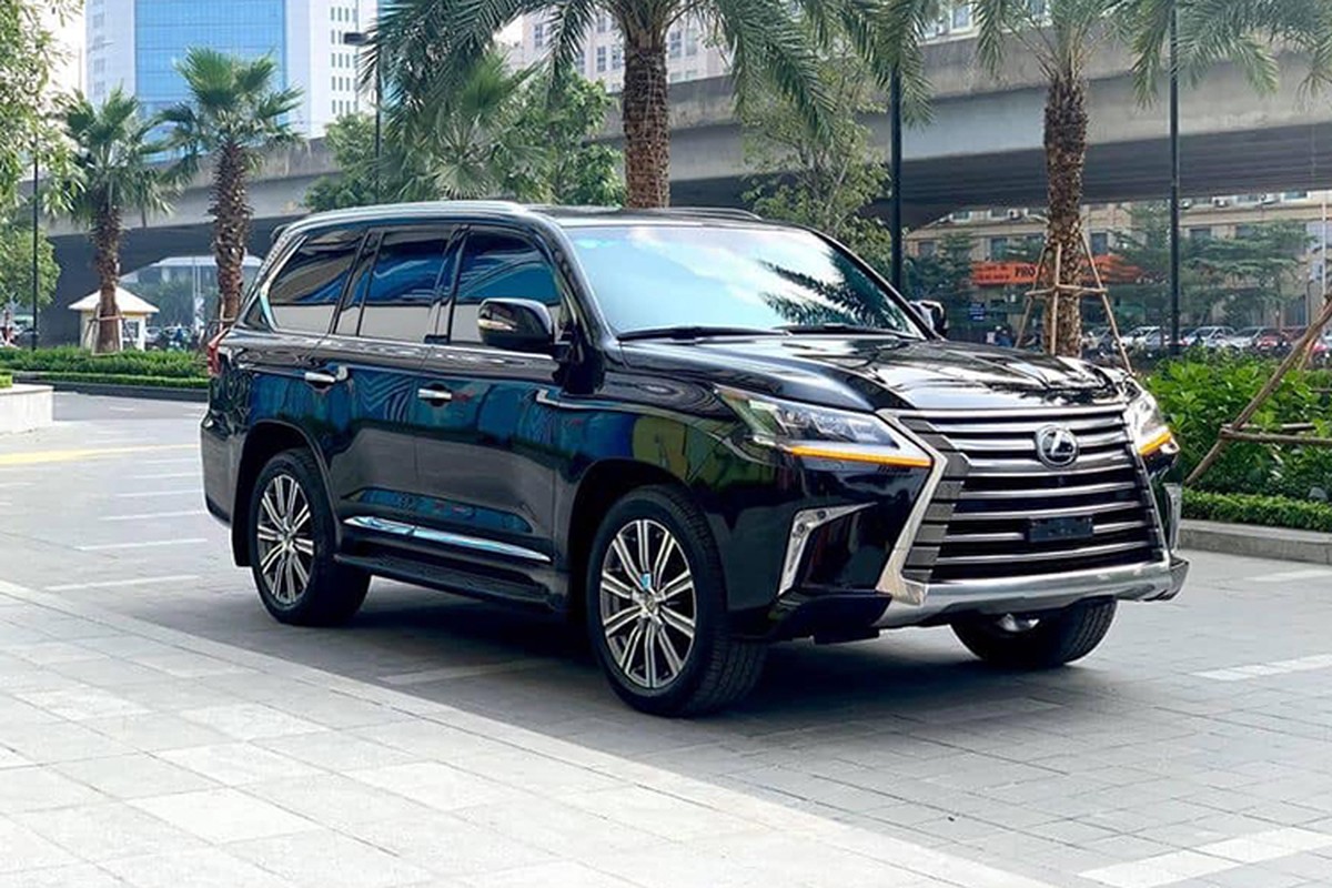 Lexus LX570 chay 4 nam van hon 6 ty dong tai Ha Noi