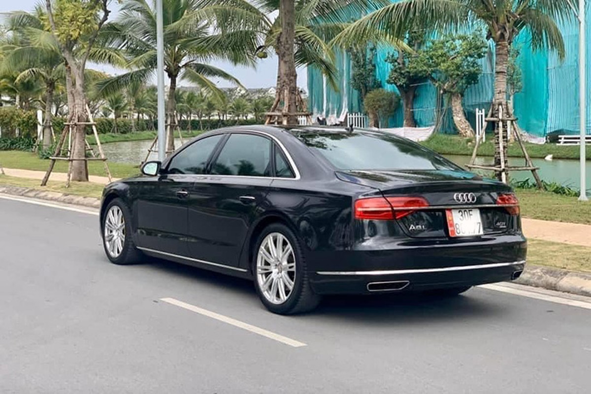 Xe sang Audi A8L tai Viet Nam chay 6 nam, 