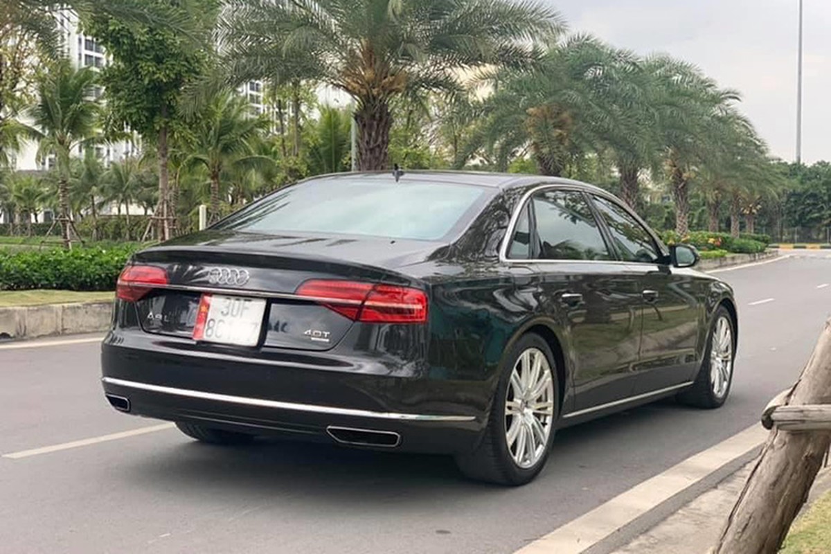 Xe sang Audi A8L tai Viet Nam chay 6 nam, 