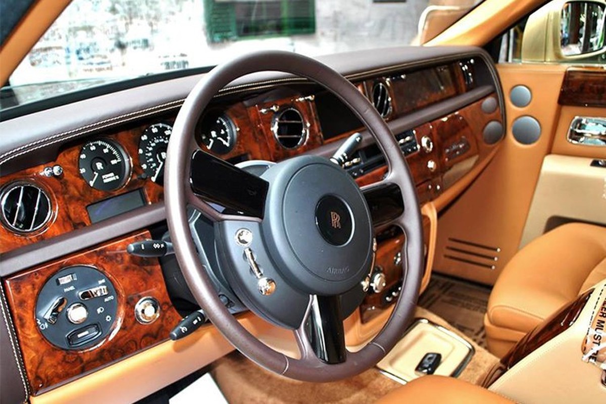 Rolls-Royce Phantom ma vang cua dai gia Quang Ninh chay rui-Hinh-6