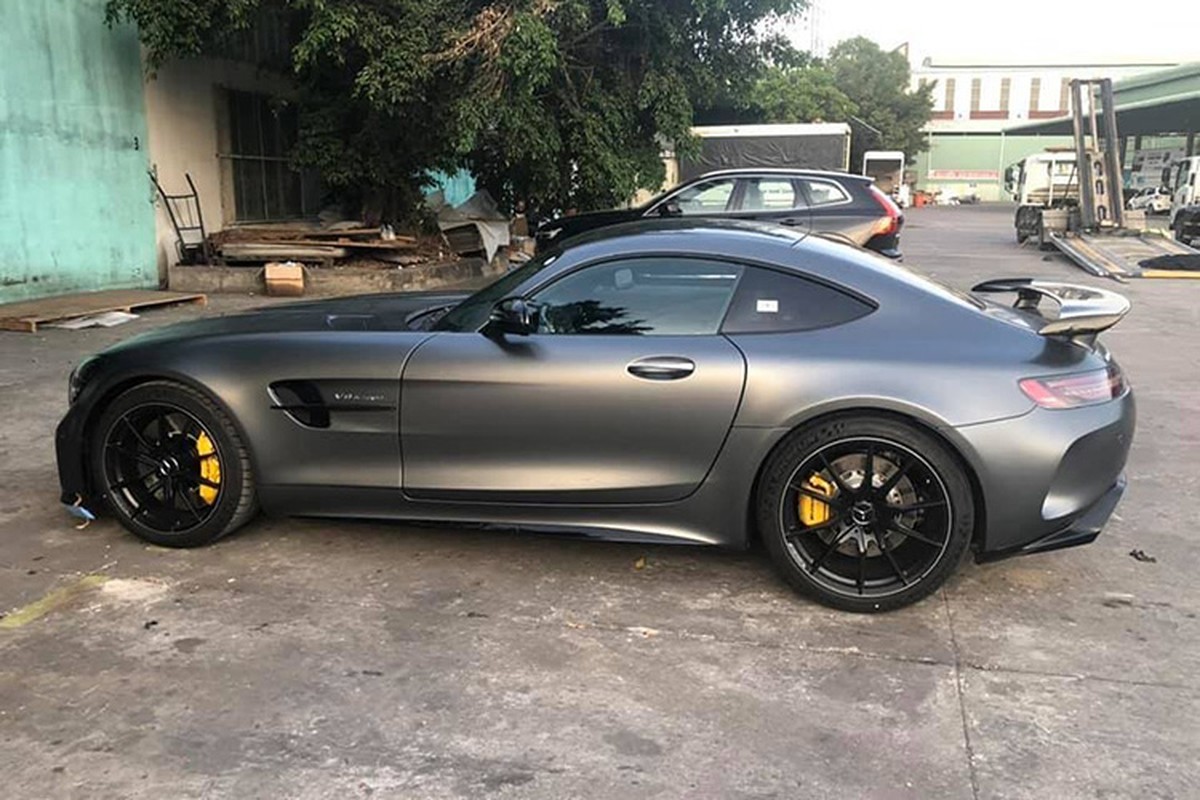 Cuong Do la chi 11,6 ty dong tau Mercedes-AMG GT-R moi-Hinh-6