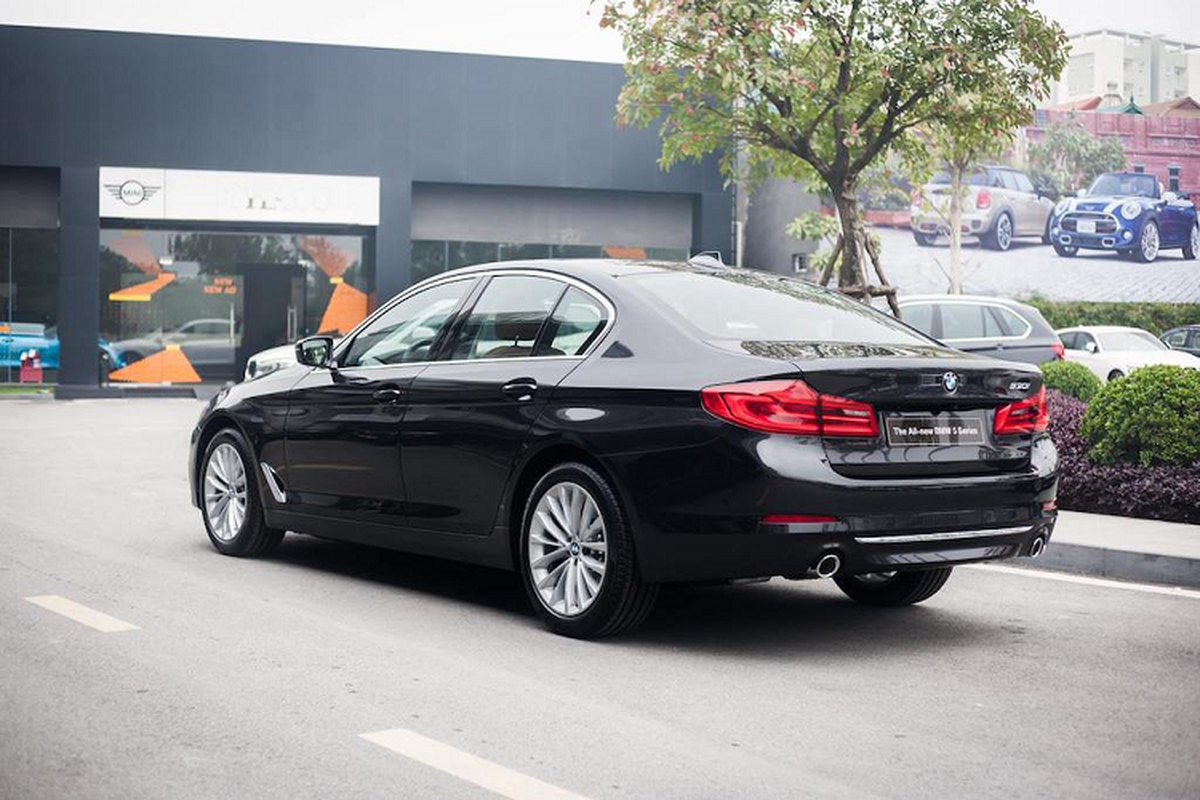 BMW 520i giam 390 trieu tai Viet Nam, re hon Mercedes E180-Hinh-9