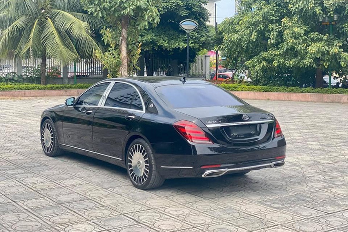 Chu xe Mercedes-Maybach S450 