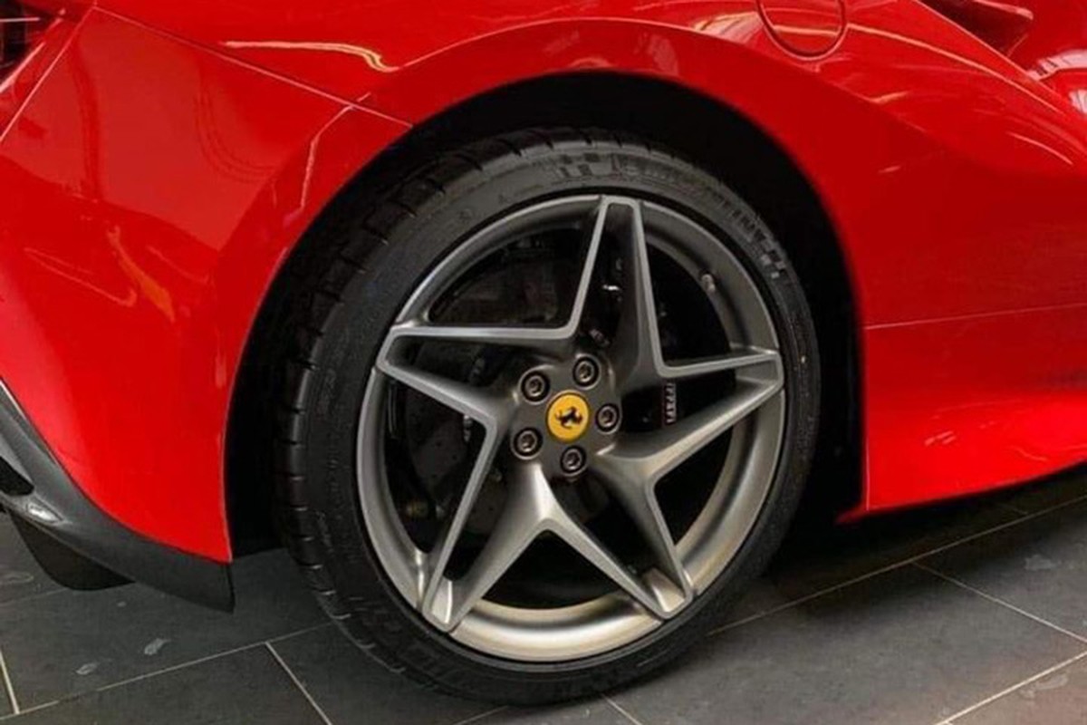 Sieu xe Ferrari F8 Spider hon 25 ty, 