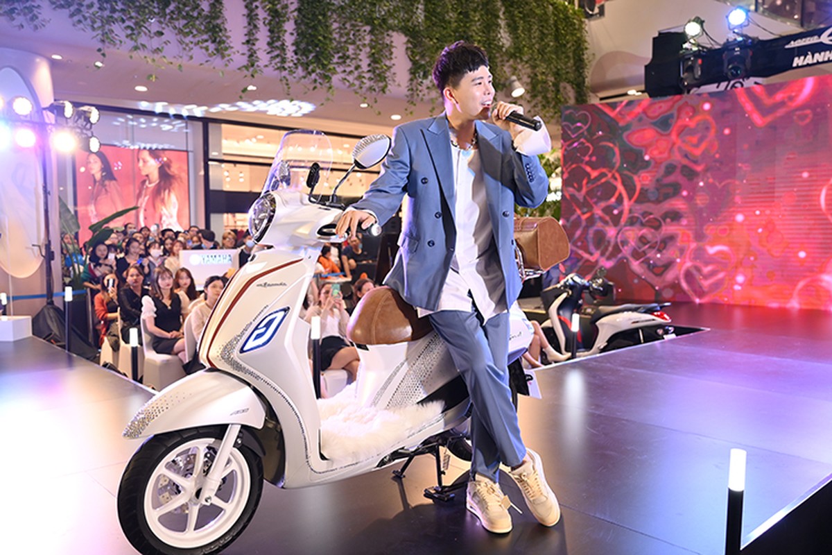 Ninh Duong Lan Ngoc bung no cung Yamaha Grande Fashion Show-Hinh-5