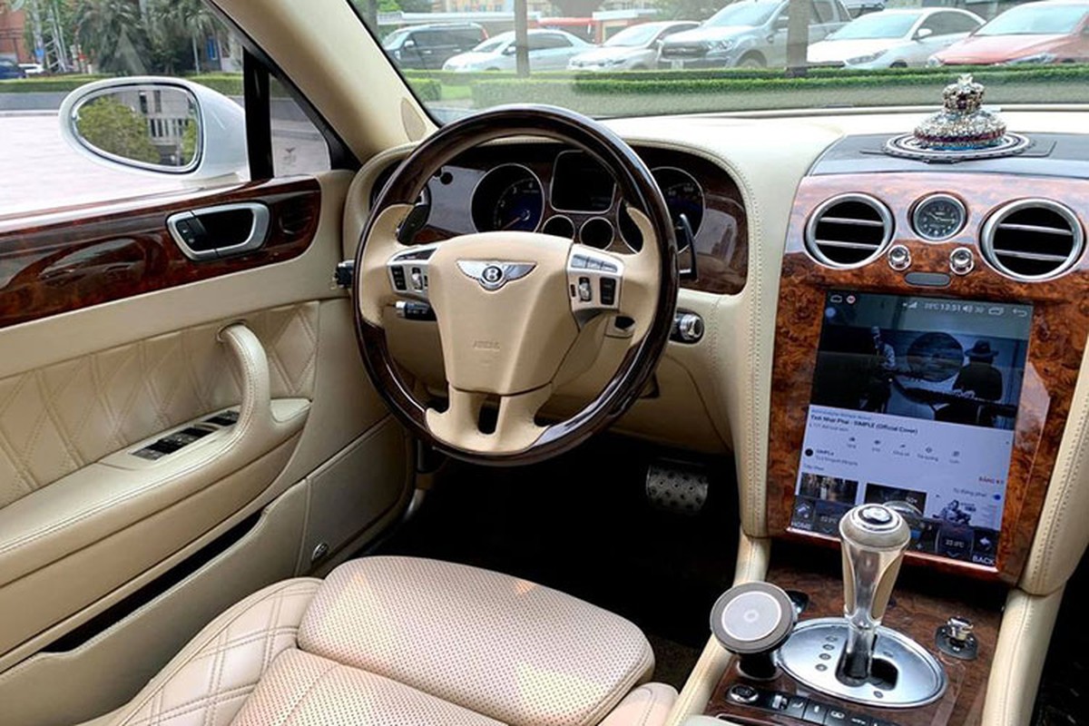 Chi tiet xe sieu sang Bentley Flying Spur chi 2,6 ty o Ha Noi-Hinh-8