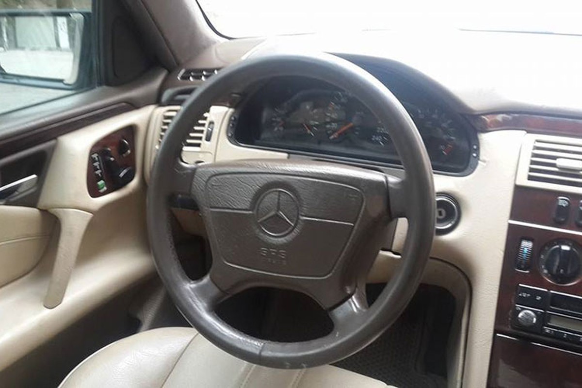 Can canh xe sang Mercedes E230 chi 100 trieu tai Ha thanh-Hinh-5