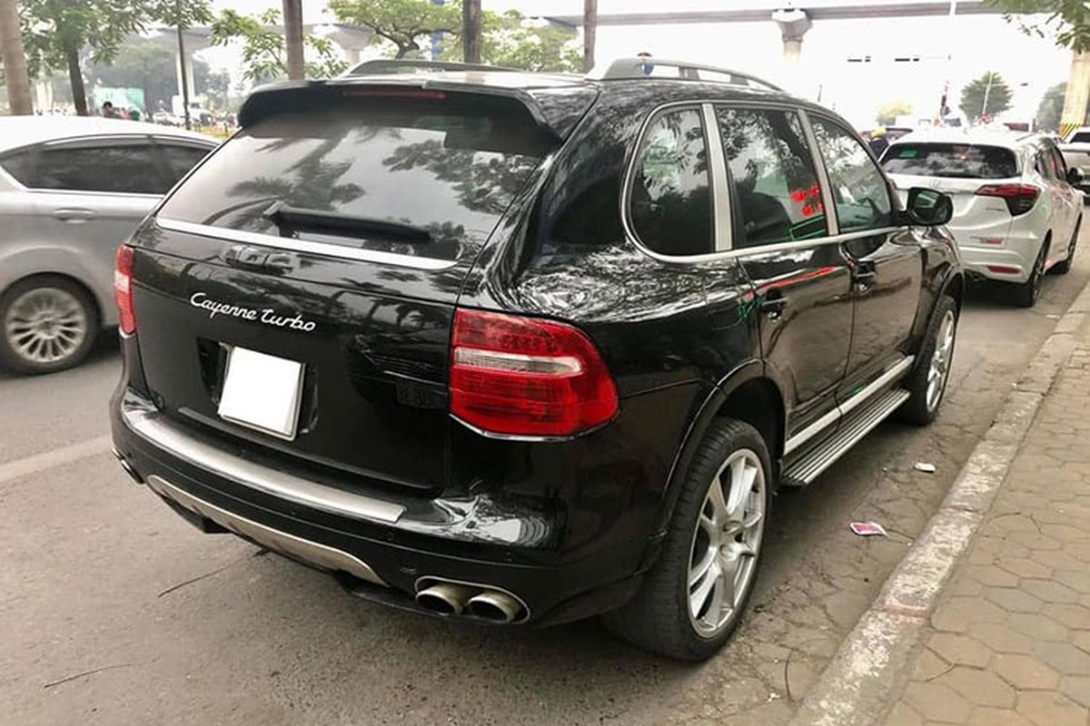 Chi tiet SUV hang sang Porsche Cayenne chi hon 800 trieu o Ha Noi-Hinh-2