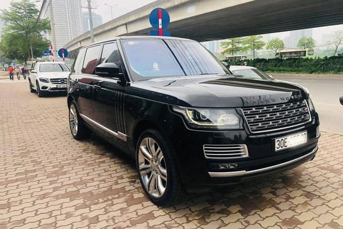 Range Rover SVAutobiography chay 5 nam van hon 8 ty dong o Ha Noi