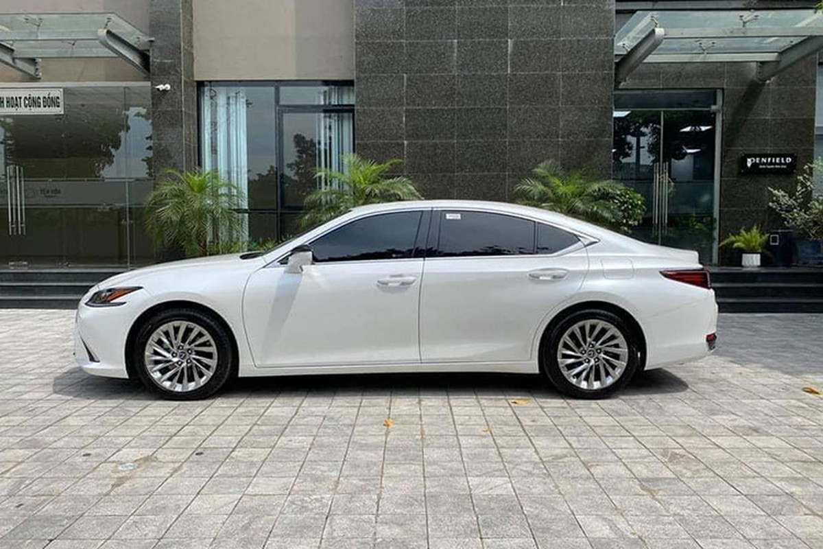 Lexus ES hang sang chay 1 nam, van hon 2,6 ty tai Bac Ninh-Hinh-2