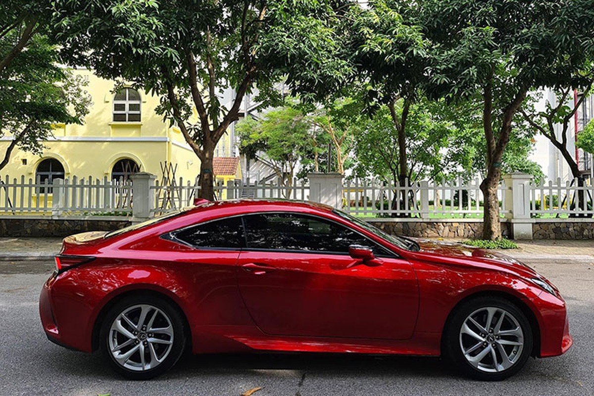 Can canh Lexus RC 300 