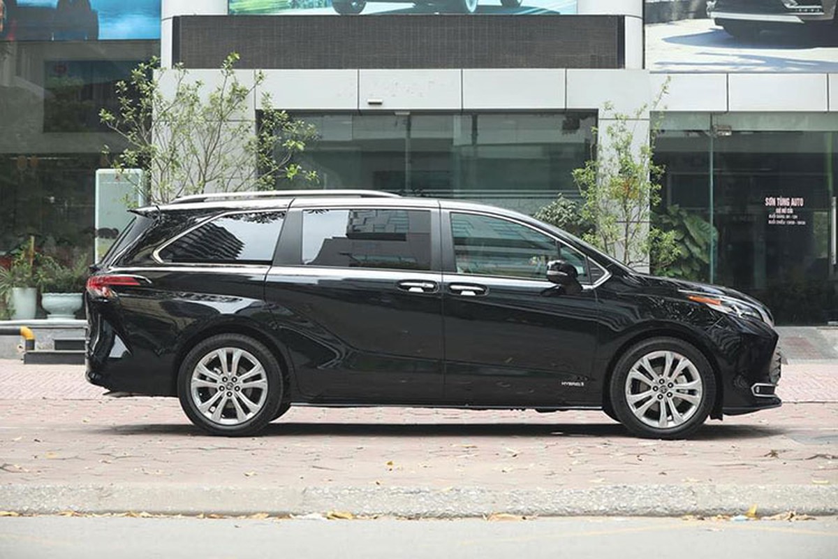 Can canh Toyota Sienna Platinum 2021 hon 4,1 ty dong tai Ha Noi-Hinh-2