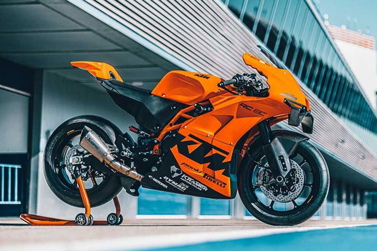 KTM RC 8C gan 900 trieu dong 