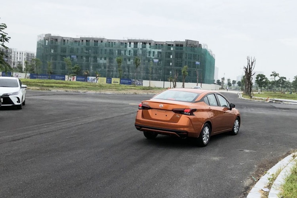 Nissan Almera 2021 gia re 