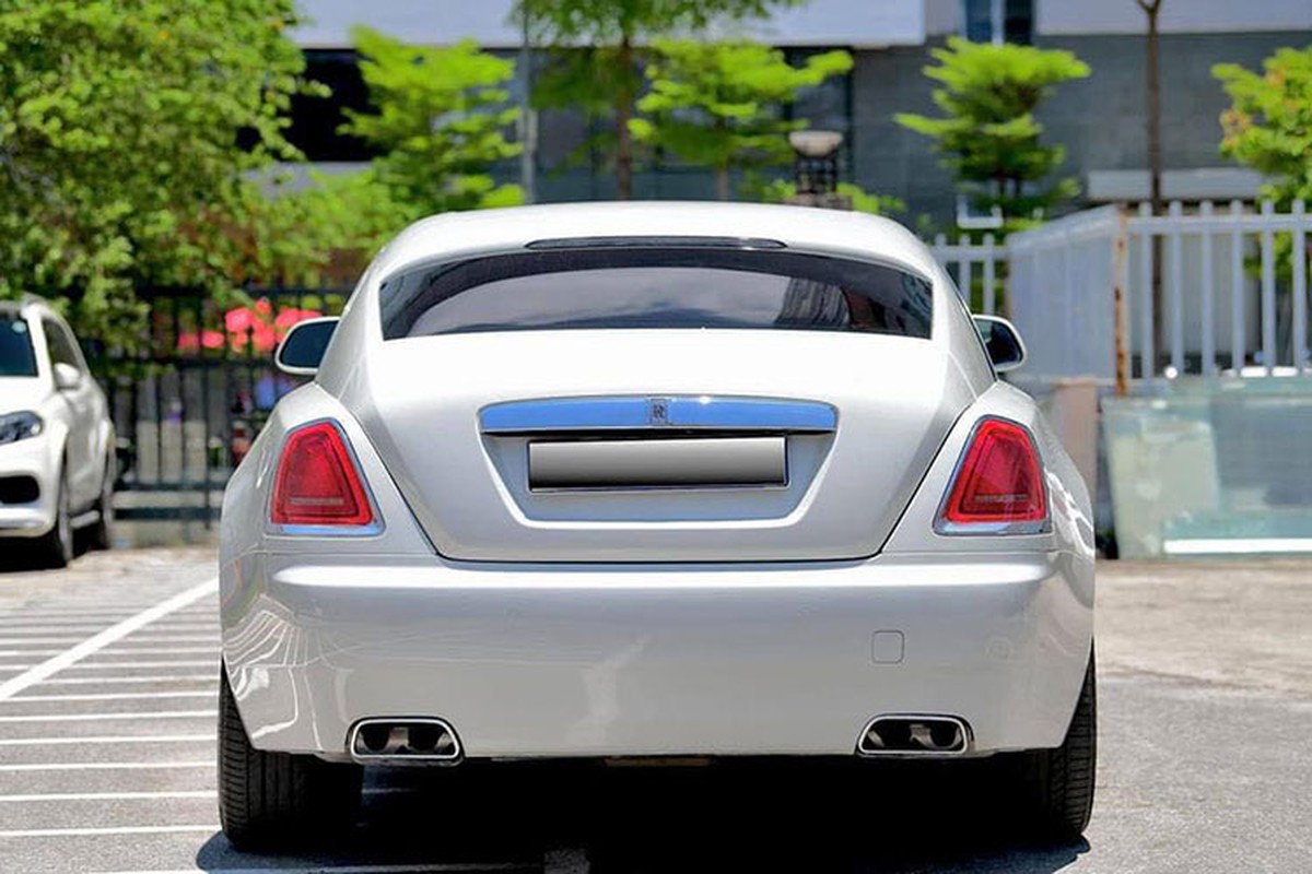 Rolls-Royce Wraith moi chay 6 nam, dai gia Ha Noi 