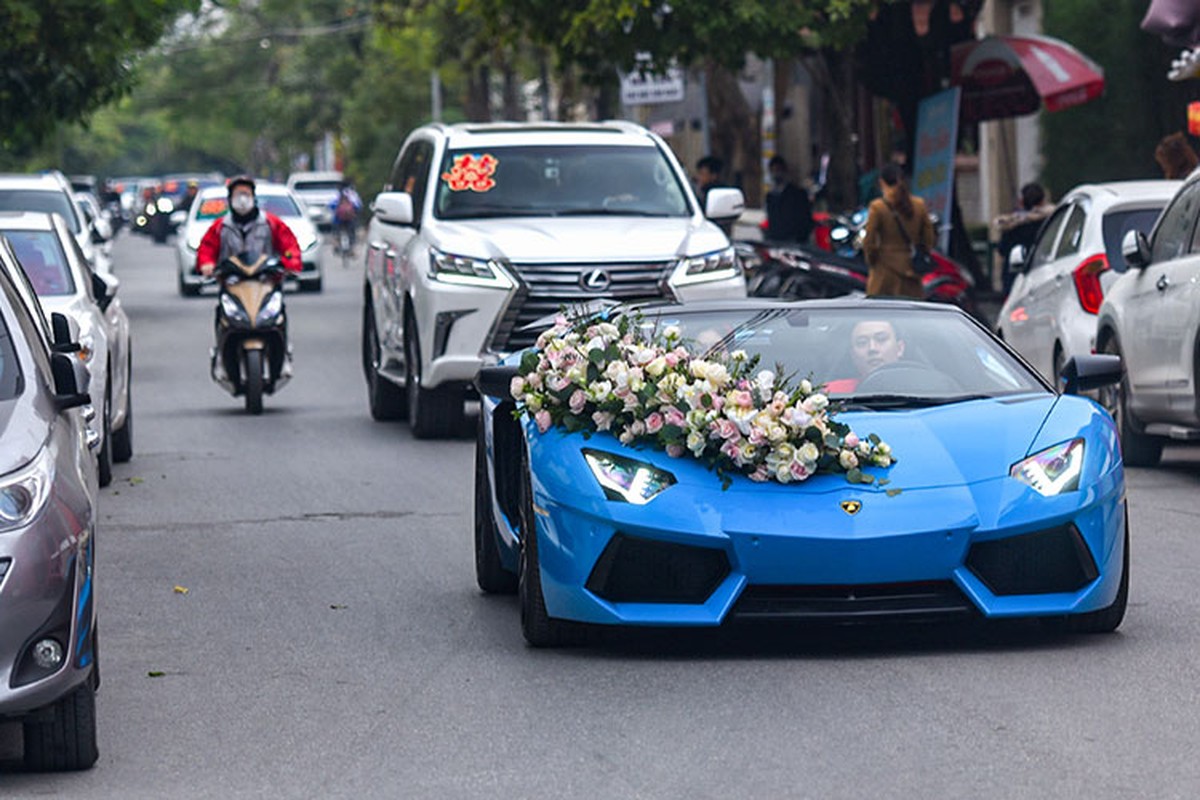 Lamborghini cua dai gia Hai Phong keo dan Kia Cerato di hoi vo-Hinh-4