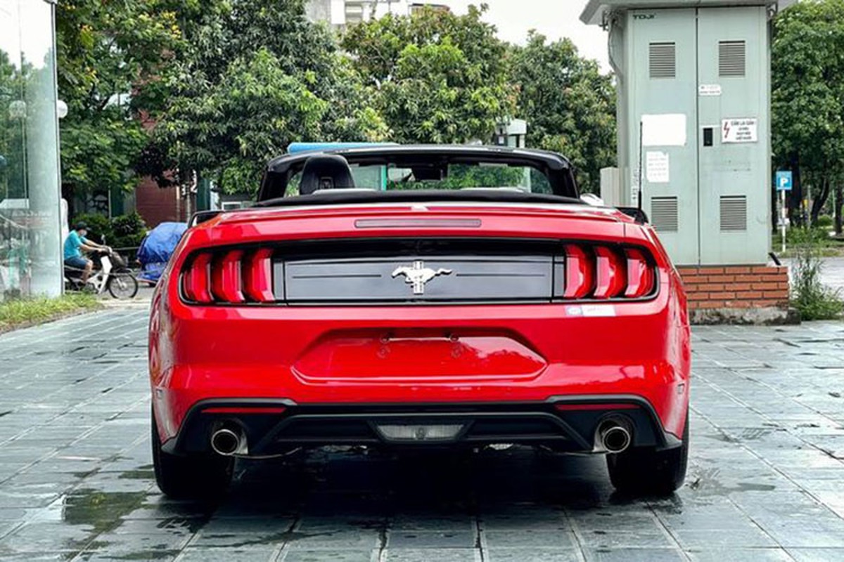 Ford Mustang hon 3 ty lam dau dat cang so huu bien 