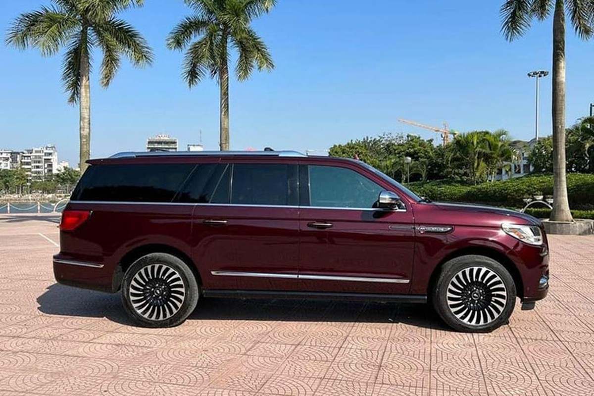 Dai gia Phu Tho ban Lincoln Navigator Black Label L 