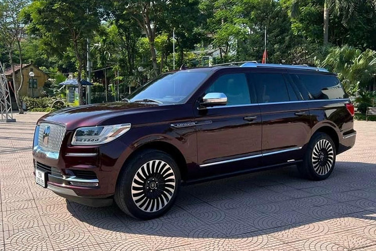 Dai gia Phu Tho ban Lincoln Navigator Black Label L 