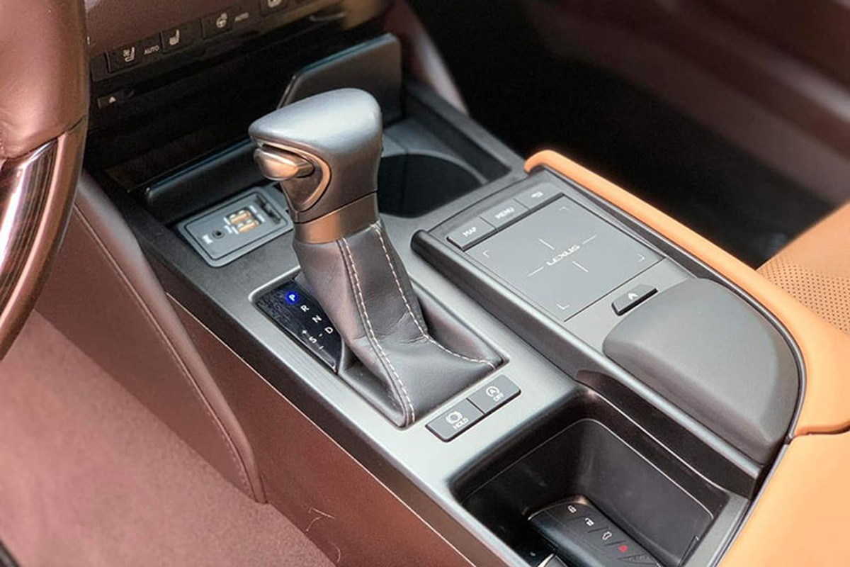 Lexus ES250 doi 2019, 