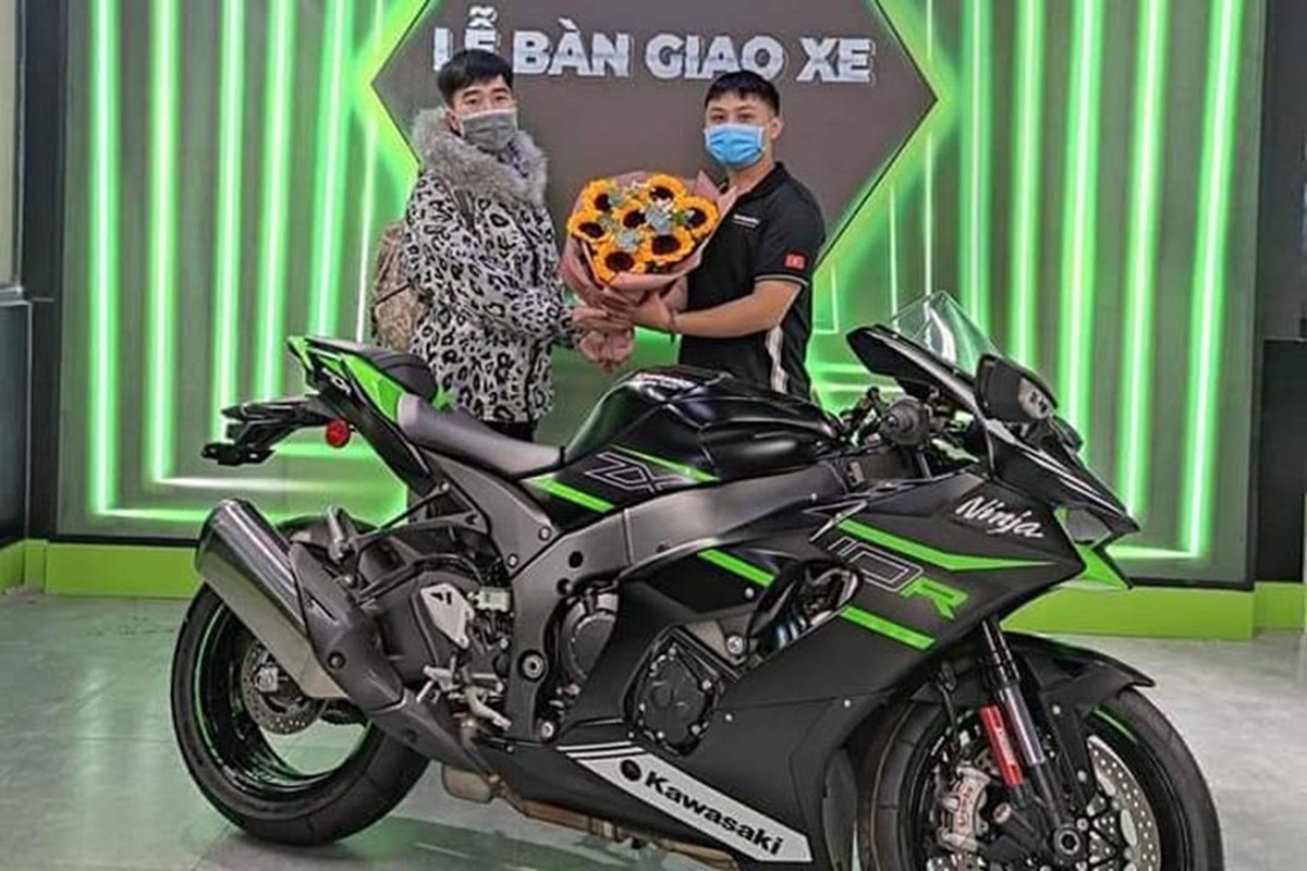 Kawasaki ZX-10R hon 720 trieu cua ke cuop ngan hang Hai Phong