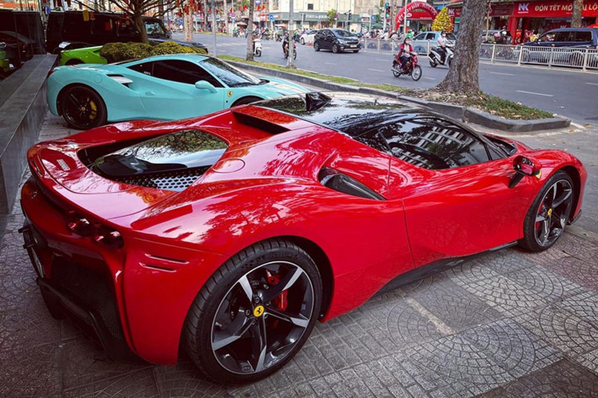 Ferrari SF90 Stradale 30 ty cua chong cu Le Quyen ra bien can Tet-Hinh-8