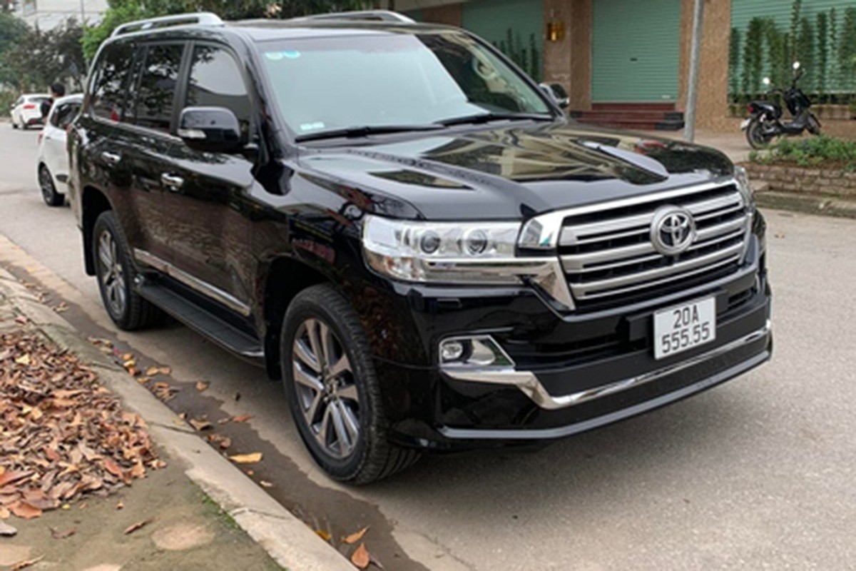 Can canh Toyota Land Cruiser hon 4 ty, bien 