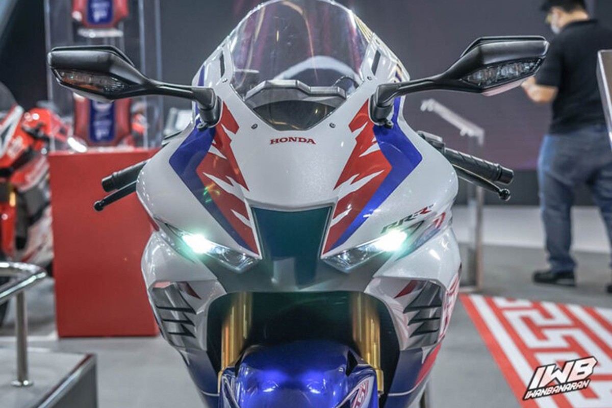 Honda CBR1000RR-R SP 2022 ban ky niem 30 nam hon 1,7 ty dong-Hinh-3