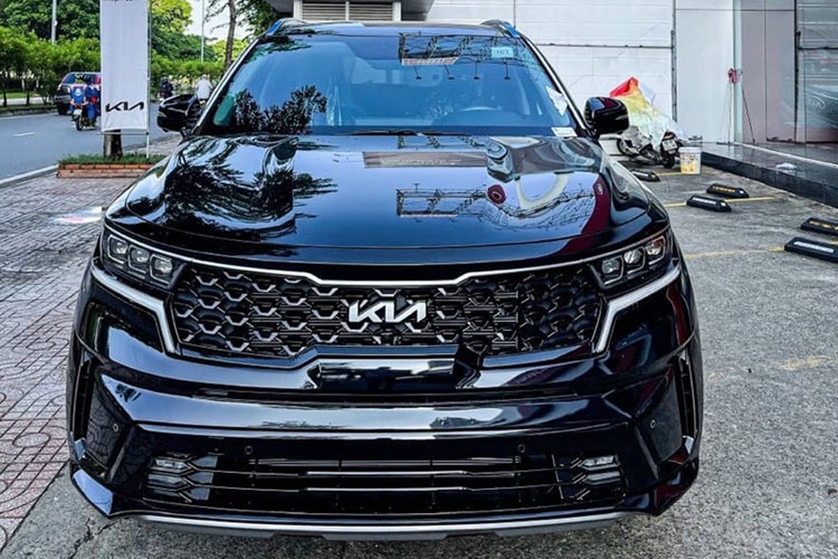 Can canh Kia Sorento 2023 tai Viet Nam, them logo moi ve dai ly