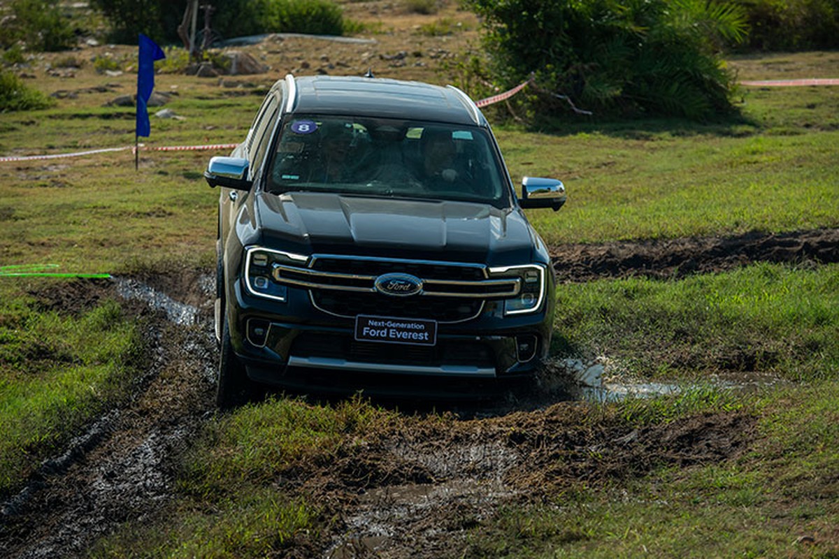 Trai nghiem Ford Everest 2023 tu hon 1 ty dong tai Viet Nam-Hinh-16