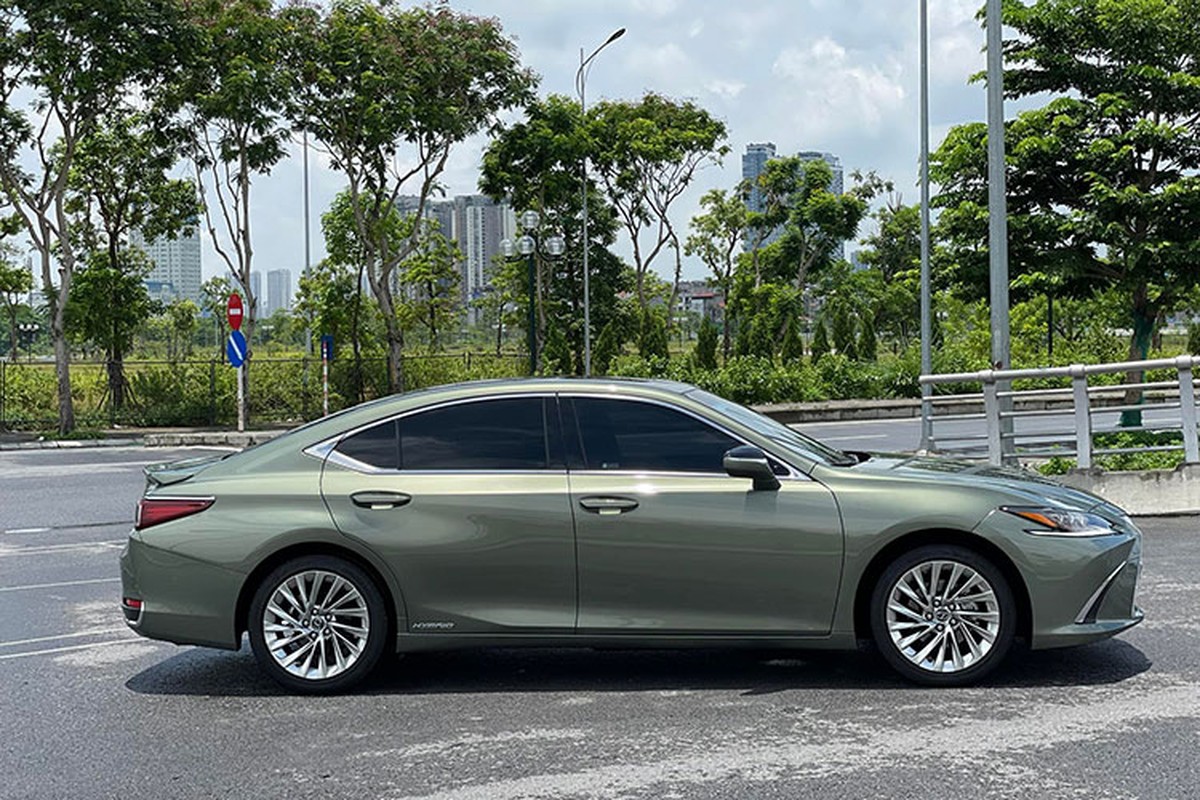 Lexus ES 300h mau doc 