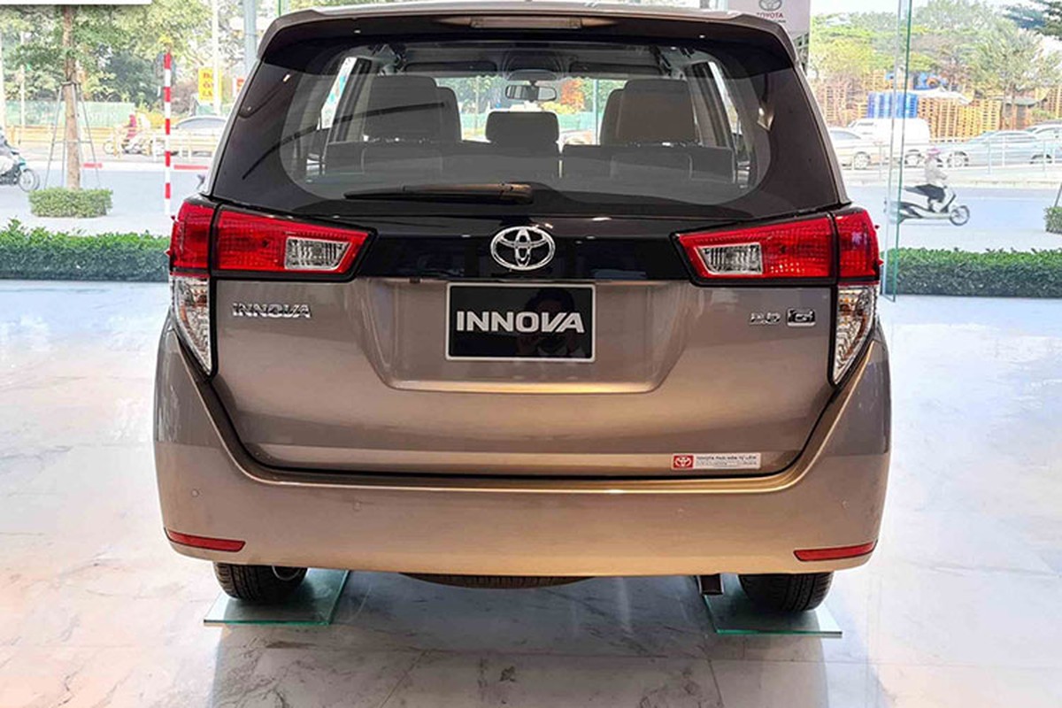 Mitsubishi Xpander tro lai ngoi 