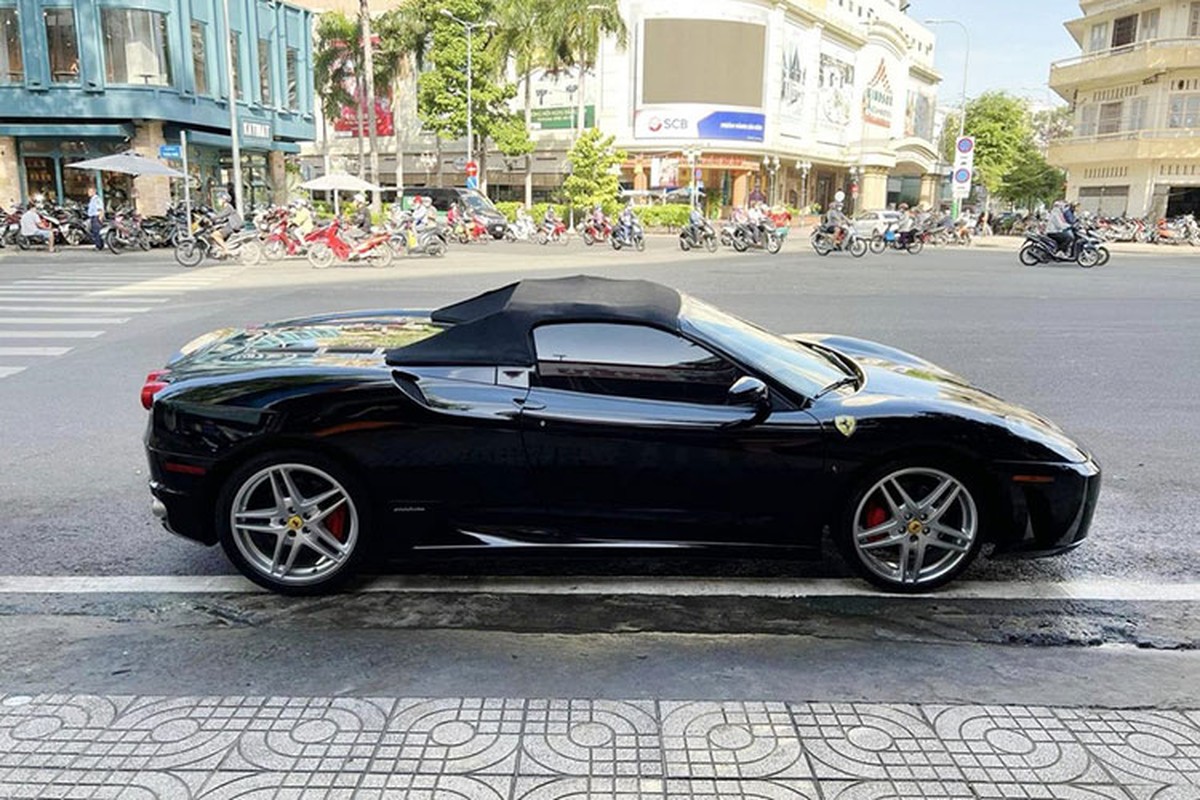 Ferrari F430 Spider nha Novaland 