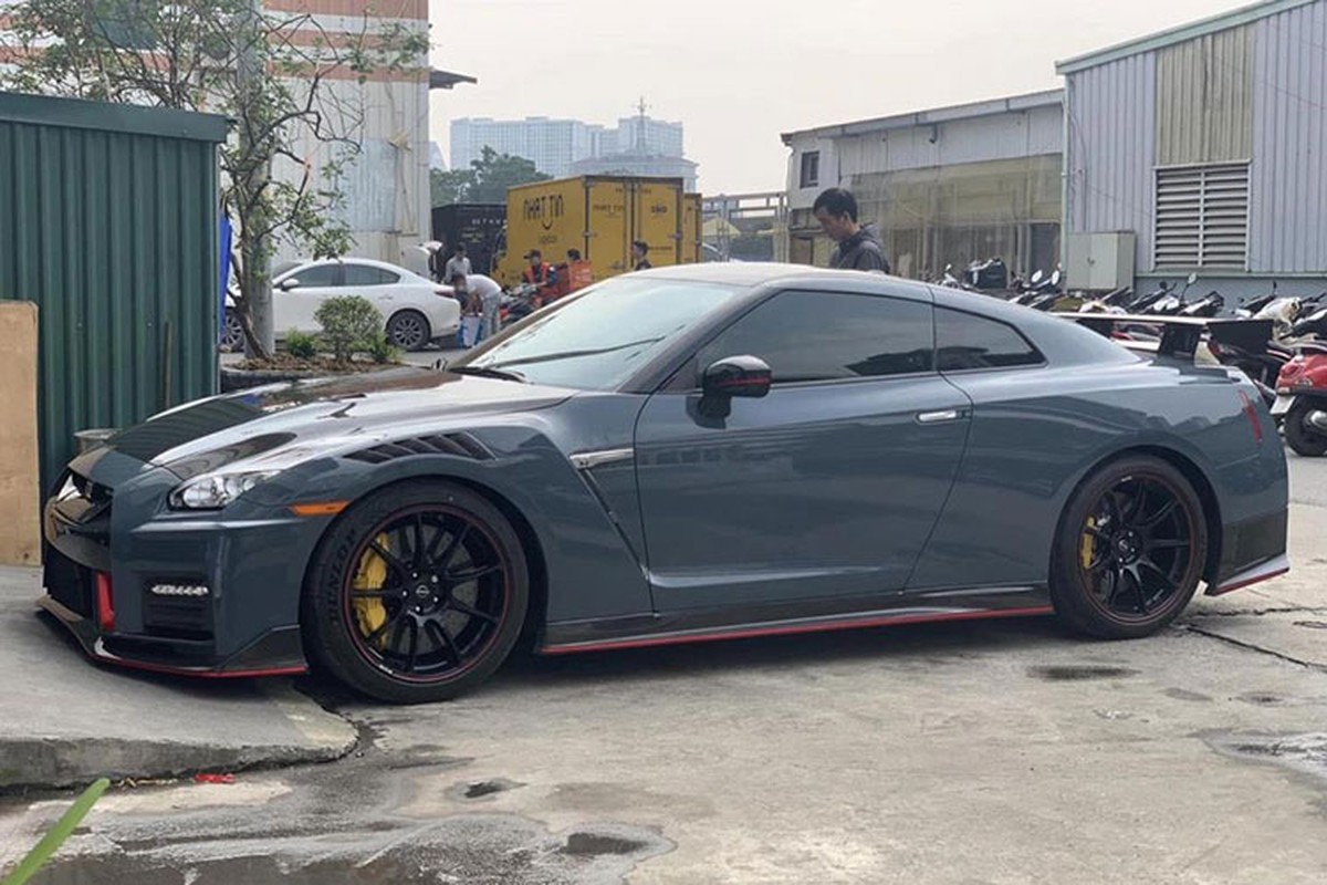 Nissan GT-R Nismo tien ty dat ngang sieu xe, dau tien ve Viet Nam