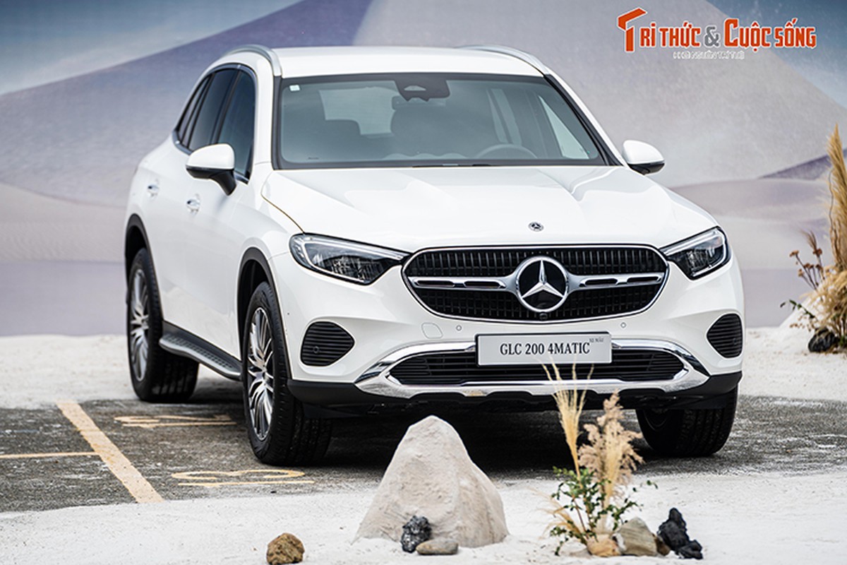 Can canh Mercedes-Benz GLC 2023 tai Viet Nam, tu 2,29 ty dong-Hinh-13