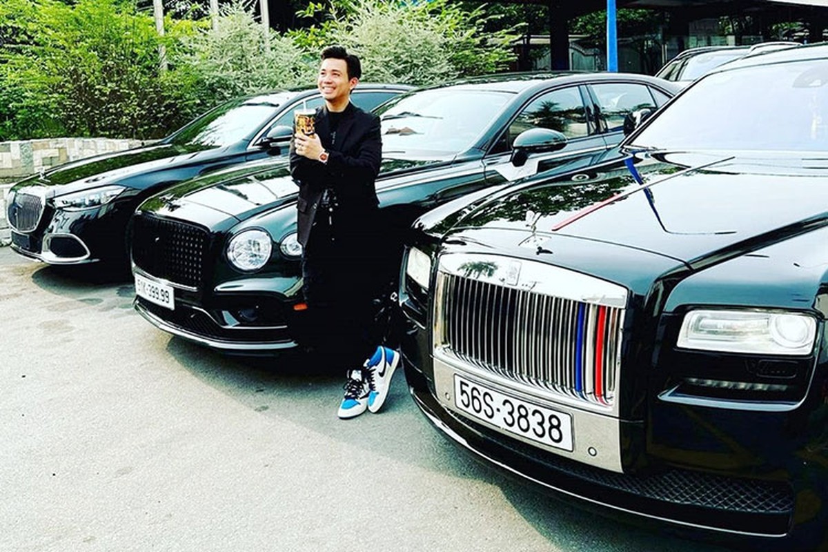 Minh Nhua rao ban Bentley Flying Spur bien 