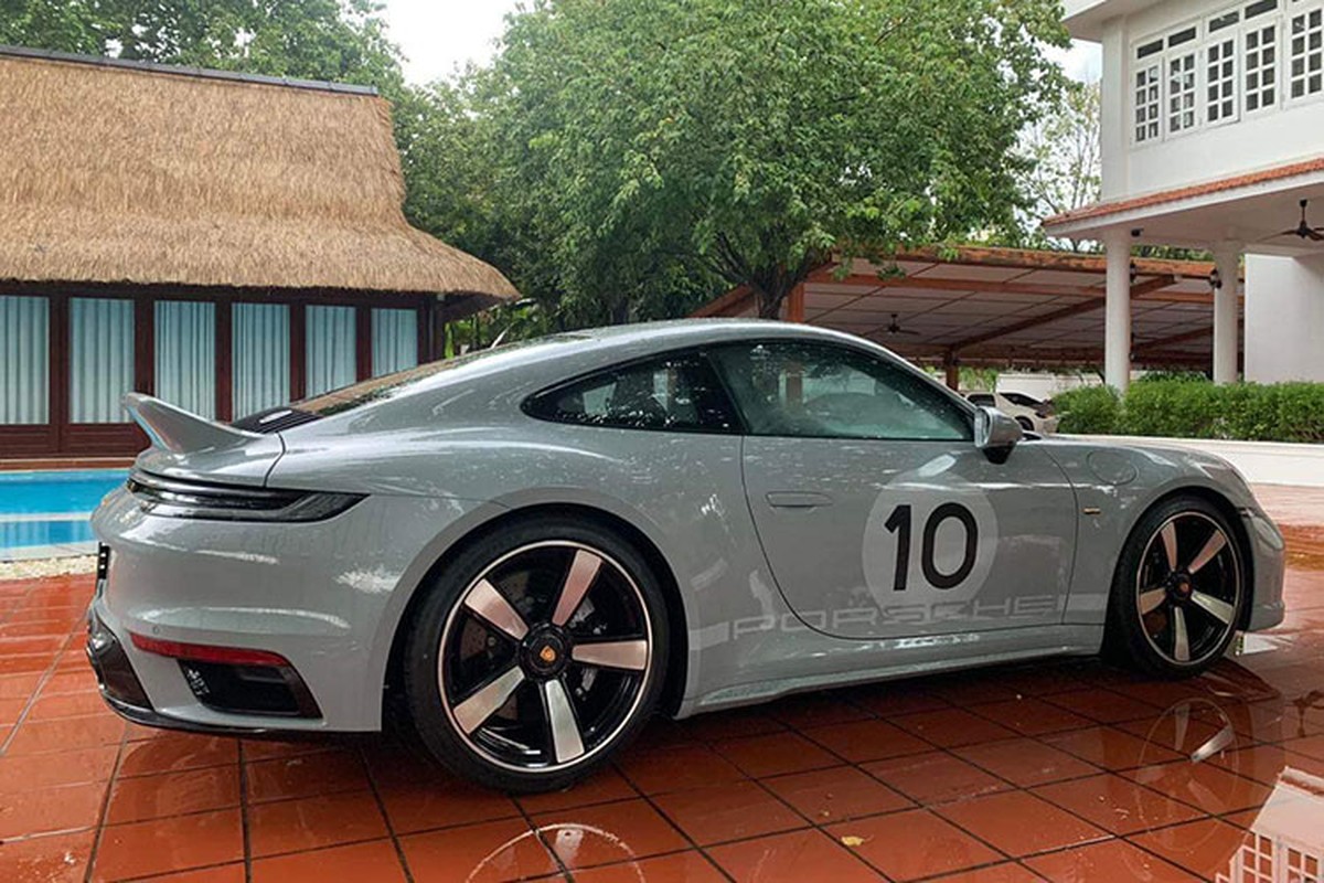 Porsche 911 Sport Classic hon 20 ty cua 