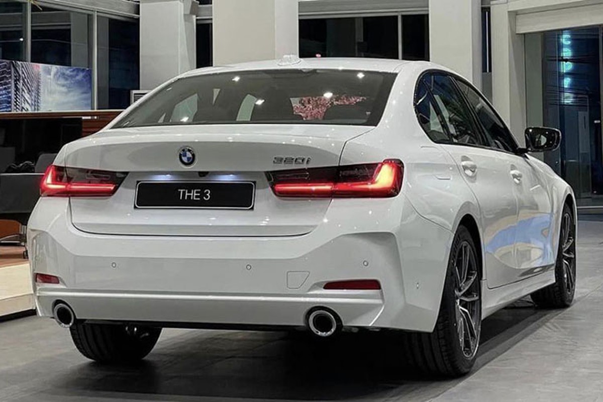 BMW 320i Sport Line hon 1,4 ty tai Viet Nam, re hon Toyota Camry-Hinh-4