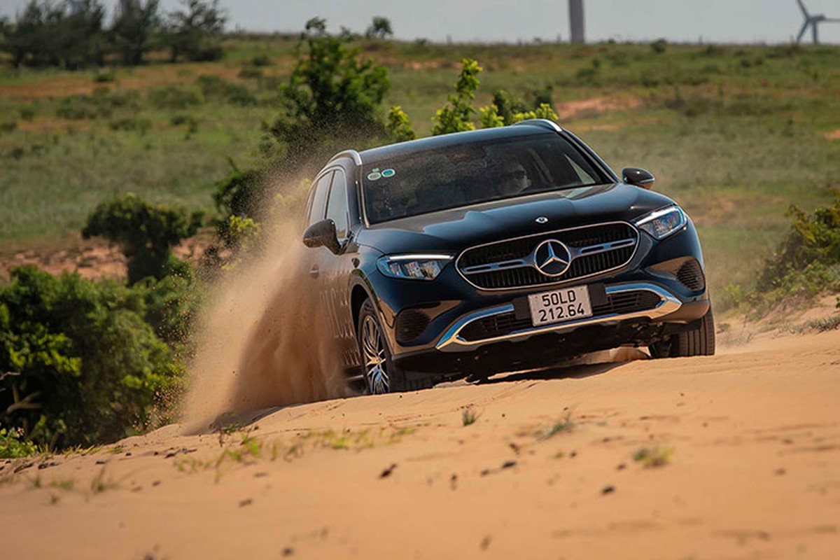 Trai ngiem Mercedes-Benz GLC 2023 tien ty tai 