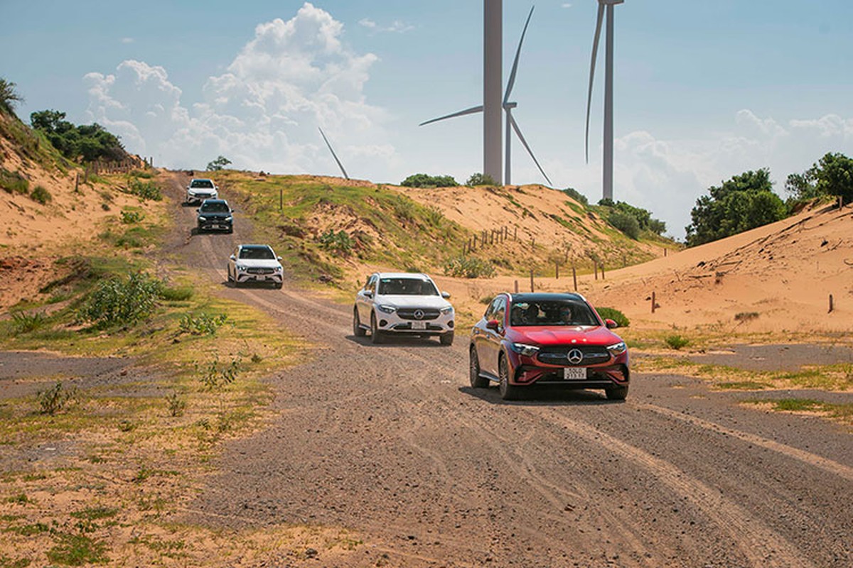 Trai ngiem Mercedes-Benz GLC 2023 tien ty tai 