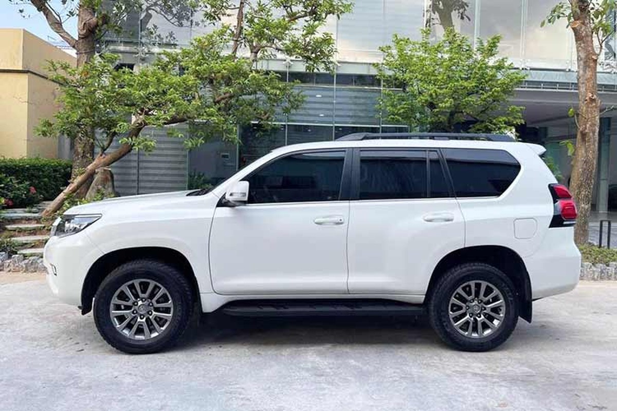 Toyota Land Cruiser Prado chay 6 nam o Ha Noi, lo chi 400 trieu dong-Hinh-2