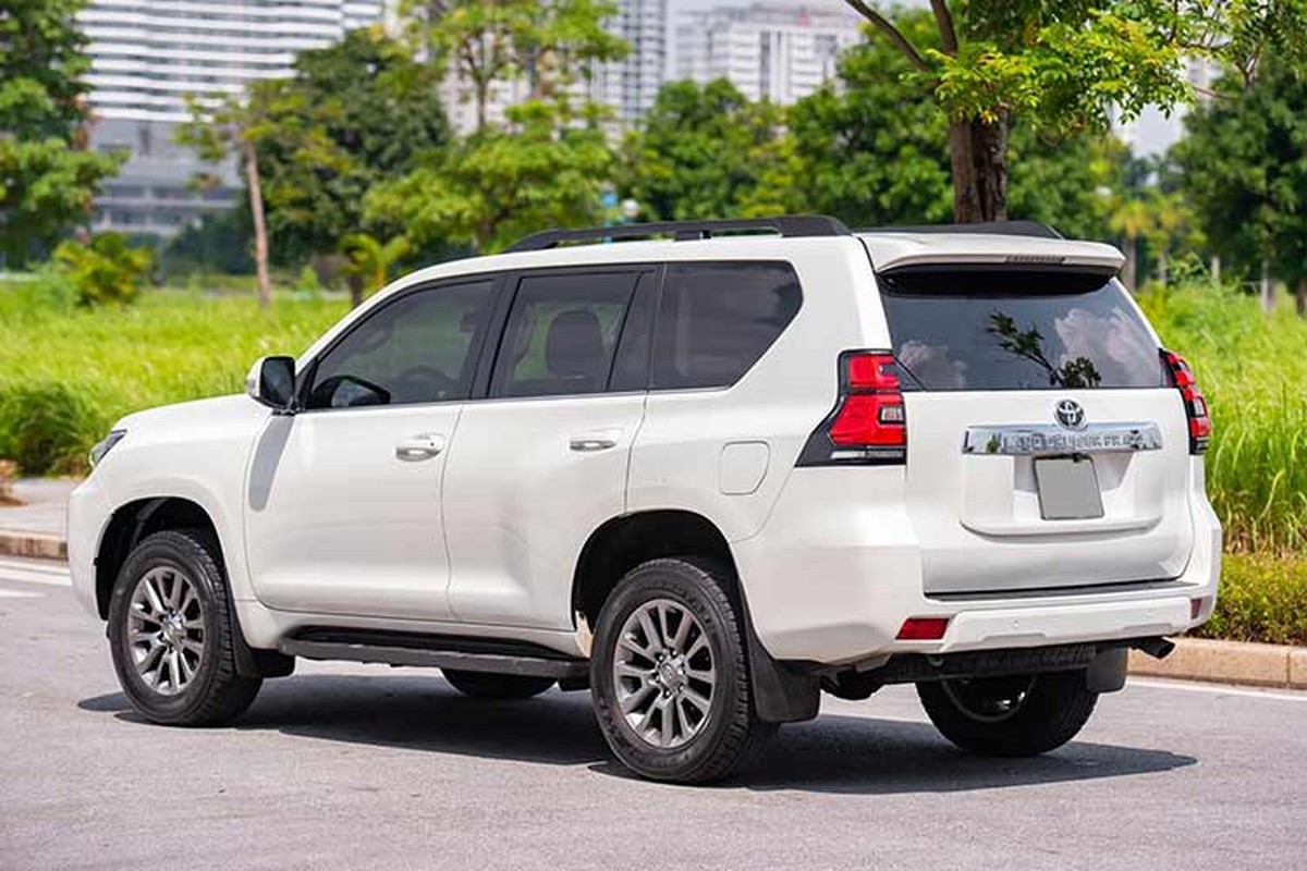Toyota Land Cruiser Prado chay 6 nam o Ha Noi, lo chi 400 trieu dong-Hinh-3