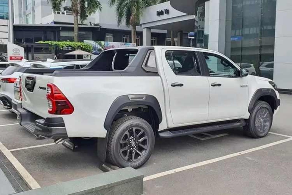 Toyota Hilux 2024 nhan coc tai Viet Nam, du kien tu 700 trieu dong-Hinh-2