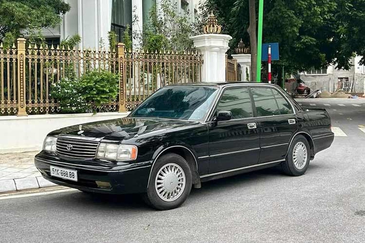 Toyota Crown 