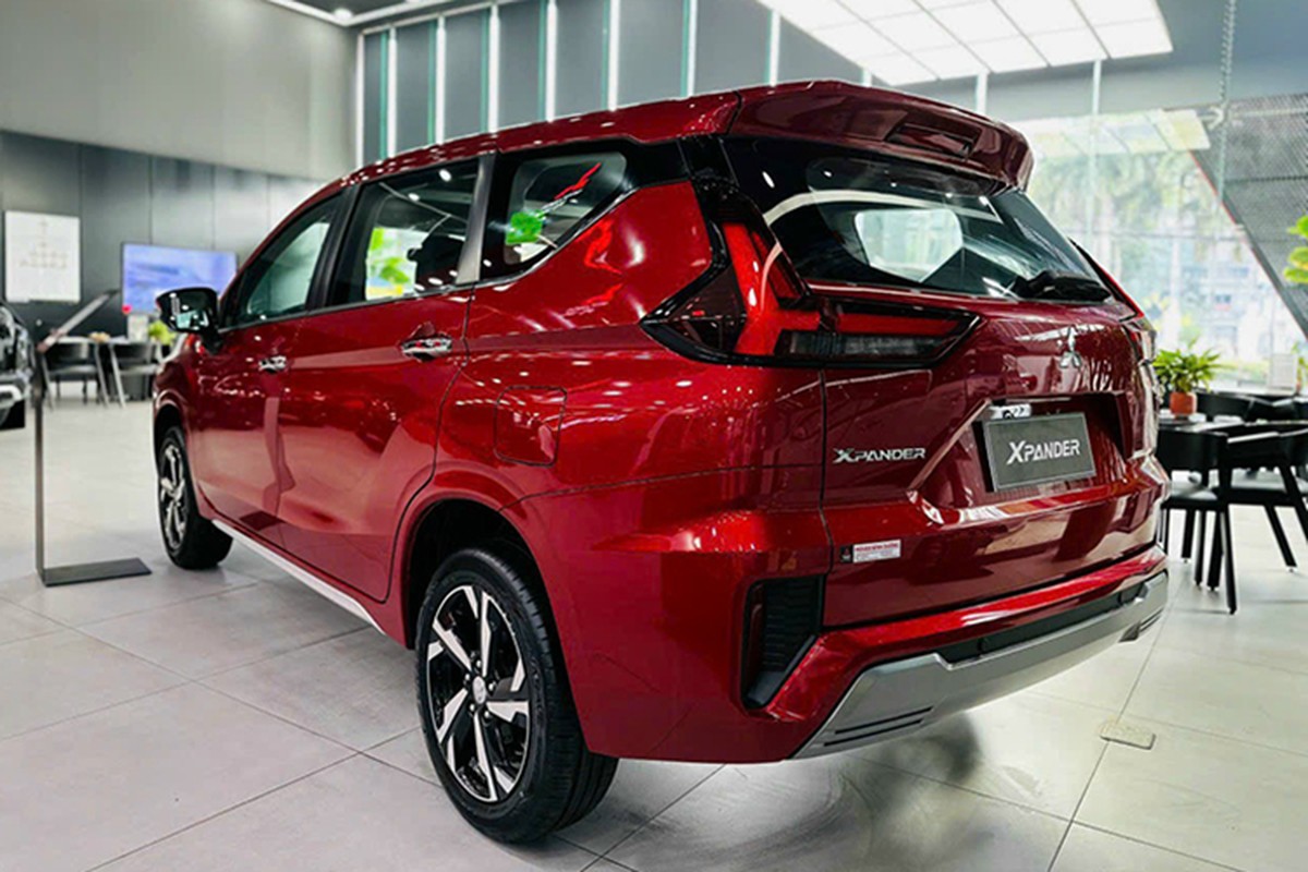 Toyota Innova Cross tang truong manh, van thua Hyundai Custin-Hinh-3