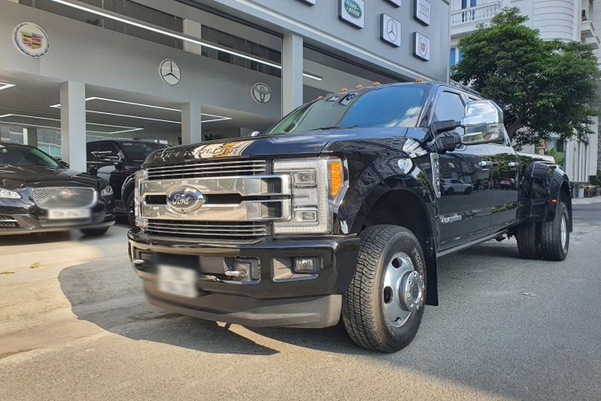 Ford F-350 “khung long” len san xe cu Viet, gia gan 4,7 ty dong