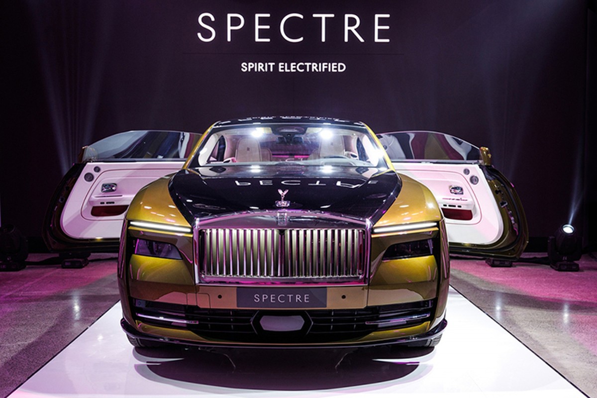 View - 	Minh Nhựa sắp cưới thêm vợ Rolls-Royce Spectre gần 18 tỷ đồng