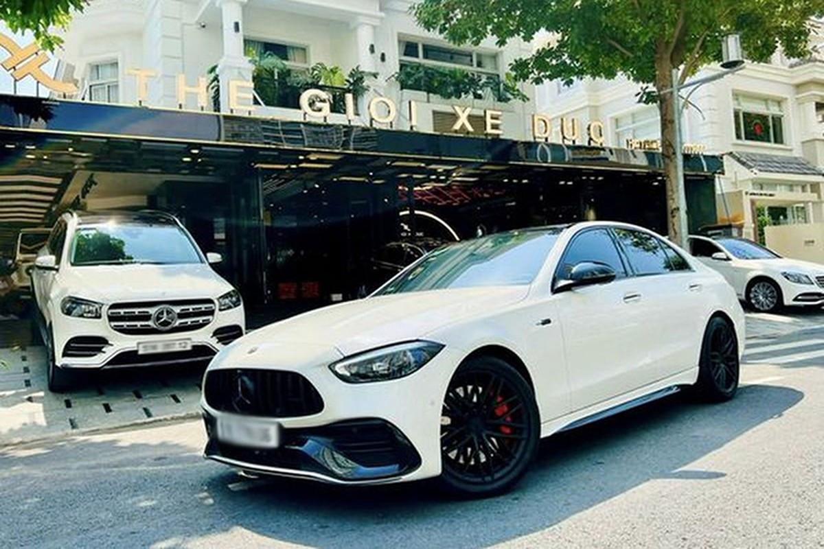 View - 	Mercedes-AMG C43 mới chạy 5.500 km rao bán lỗ 500 triệu ở Hà Nội