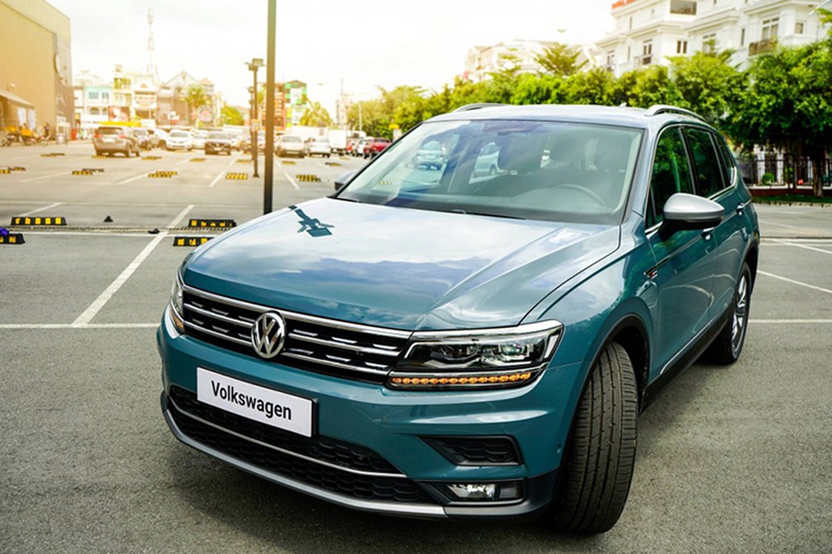 View - 	Volkswagen Tiguan tại Việt Nam lại giảm giá khủng đến nửa tỷ đồng